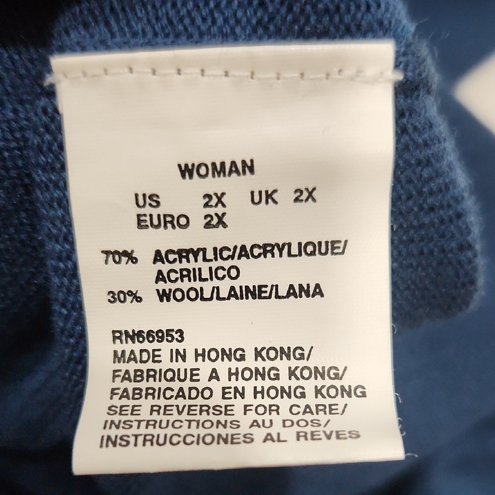 Elegant Navy Turtleneck Sweater for Women - Picture 5 of 6
